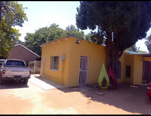 3 BEDROOM HOUSE FOR SALE IN RUSTENBURG CENTRAL